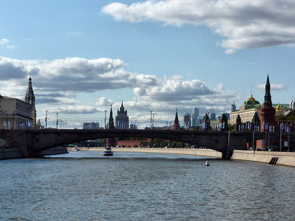 Під Кремлем вкрали кабель урядового зв’язку Під Кремлем вкрали кабель урядового зв’язку