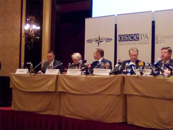 Міжнародні спостерігачі позитивно оцінили українські вибори Міжнародні спостерігачі позитивно оцінили українські вибори