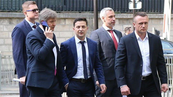 Зеленський представивив своїх соратників Зеленський представивив своїх соратників