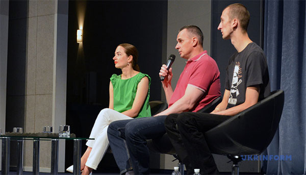 Політв’язні Кремля розповідають. Сенцов розповів про психологічний тиск Політв’язні Кремля розповідають. Сенцов розповів про психологічний тиск