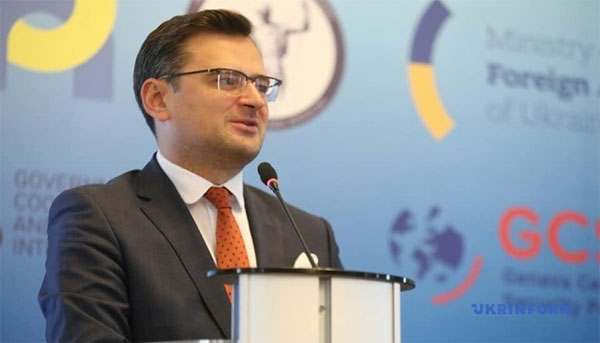 Кулеба: Я б хотів почитати стенограми, як Макрон з Путіним обговорює Україну Кулеба: Я б хотів почитати стенограми, як Макрон з Путіним обговорює Україну