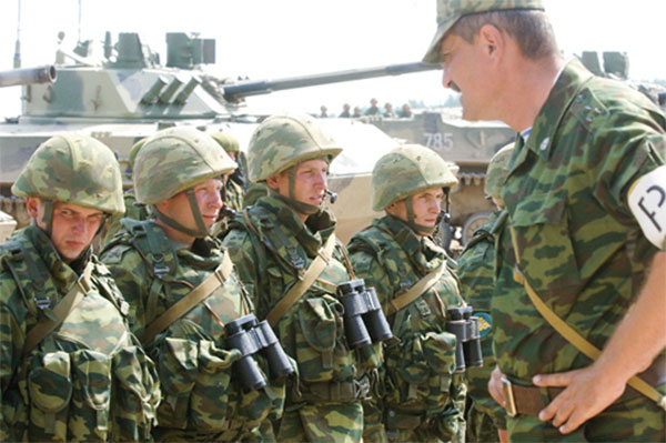 Окупанти інтенсивно готують війська до бойового застосування