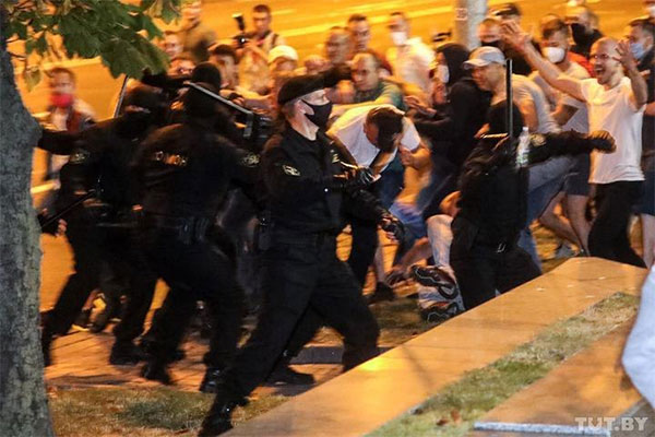 У Білорусі з початку протестів затримали понад 10 тисяч осіб У Білорусі з початку протестів затримали понад 10 тисяч осіб