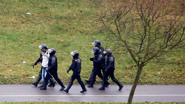 Білоруси започаткували новий формат протестів. Його називають “ідеальним” Білоруси започаткували новий формат протестів. Його називають “ідеальним”