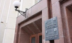 Хроніки дерибану. У Сімферополі роздавали землю по липовим папірцям Хроніки дерибану. У Сімферополі роздавали землю по липовим папірцям