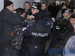 Впізнайте знайомі бличчя народних обранців Впізнайте знайомі бличчя народних обранців