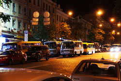 До наметового містечка підтягуються правоохоронці До наметового містечка підтягуються правоохоронці