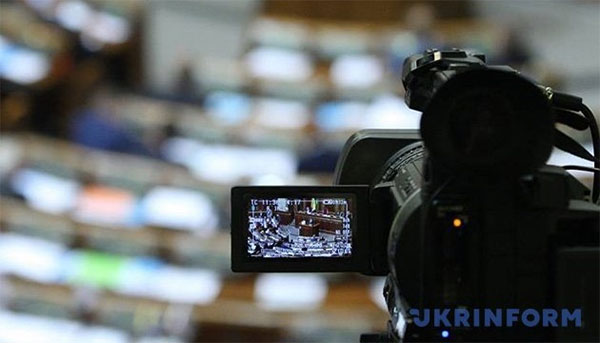 Рада запровадила електронні трудові книжки Рада запровадила електронні трудові книжки