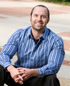 Доктор Кашдаш автор книги «Цікаво? Відкрийте для себе бракуючий компонент для повноцінного життя» спирався на свій багаторічний досвід для аналізу досліджень Доктор Кашдаш автор книги «Цікаво? Відкрийте для себе бракуючий компонент для повноцінного життя» спирався на свій багаторічний досвід для аналізу досліджень